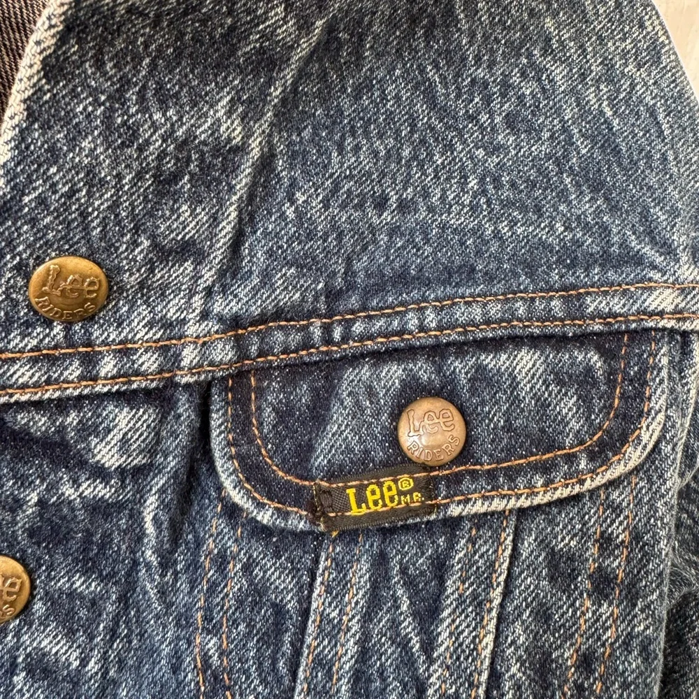 vintage Lee kids' blue denim trucker jacket, likely from the 1980s size 6